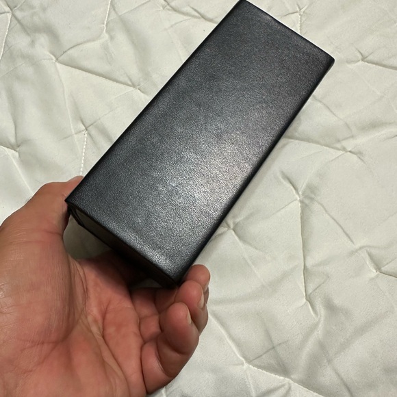 New Authentic 100% Q
Z1496E
IV Escape Square
Sunglasses - Picture 4 of 16